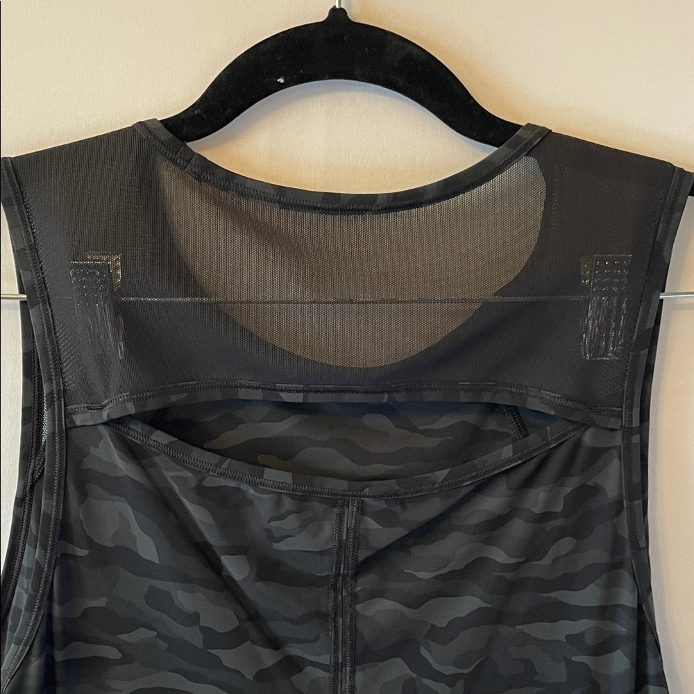 lululemon athletica‎ Black Camo Tank Top - Picture 4 of 4